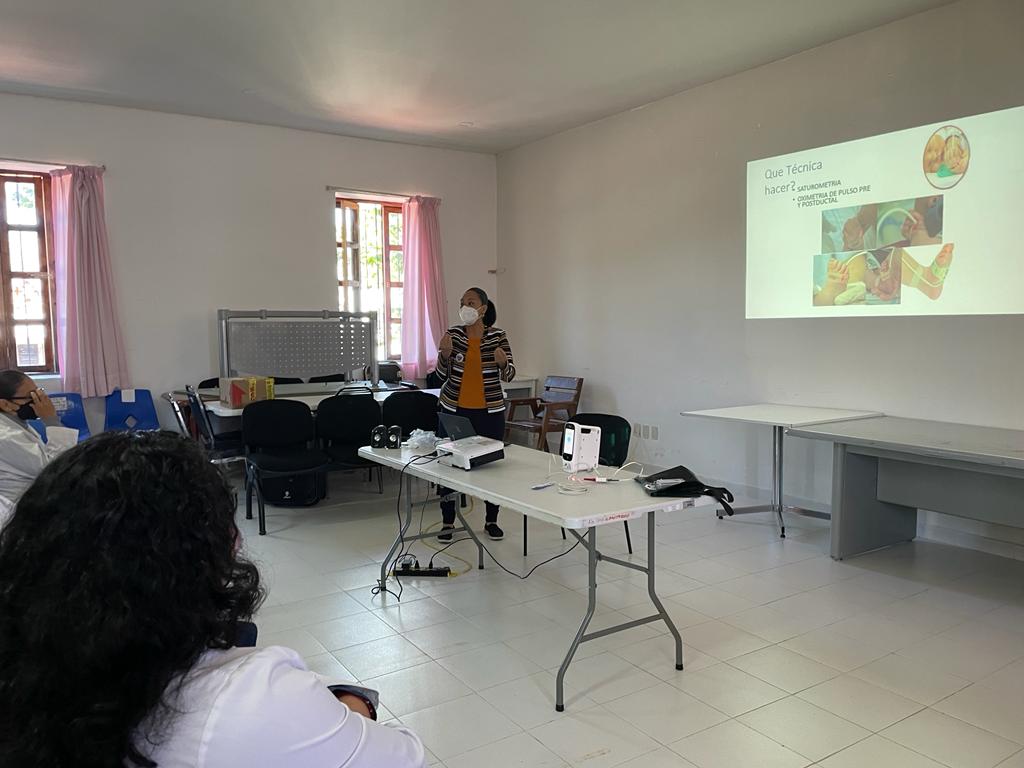 Equipamiento de Hospitales en Oaxaca y Chiapas